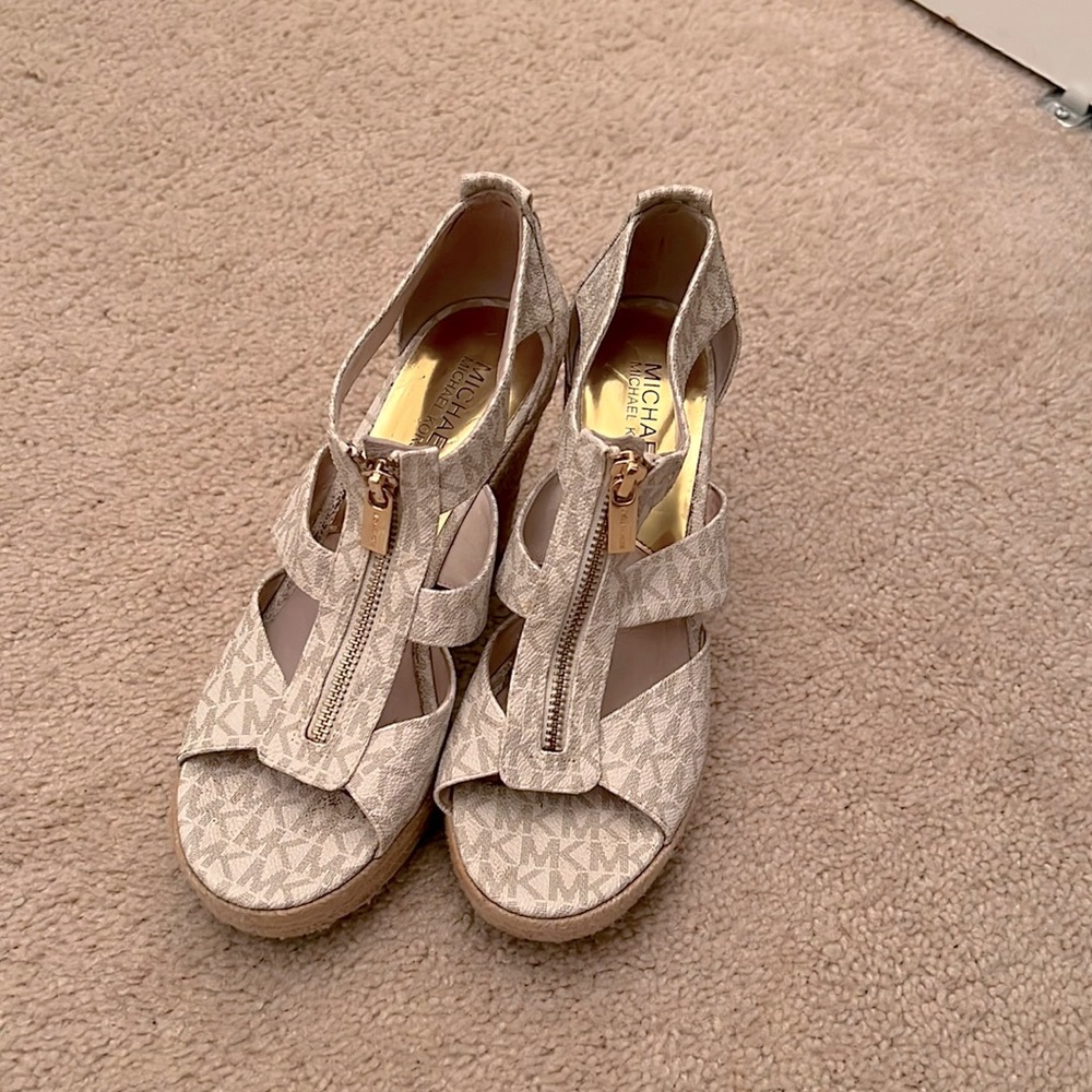 MK sandals